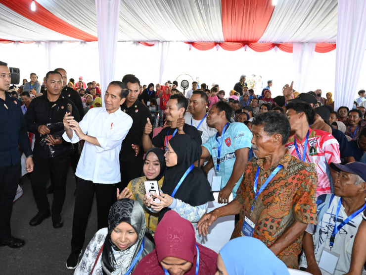 Dampak El Nino : Presiden Jokowi Menyalurkan Bantuan Pangan Kepada Masyarakat 0