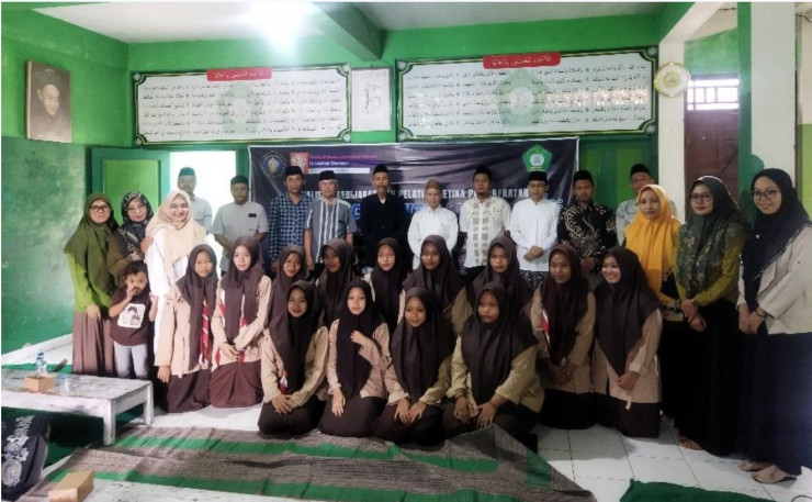 Sosialisasi Etika Pemanfaatan Artificial Intelligence (AI) Pada Guru dan Siswa-Siswi Madrasah Aliyah Plus Alfatah, Desa Sempu, Kunduran, Blora, Jawa Tengah